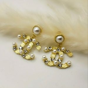 Dangling Gold pearls and cubic zirconia earrings